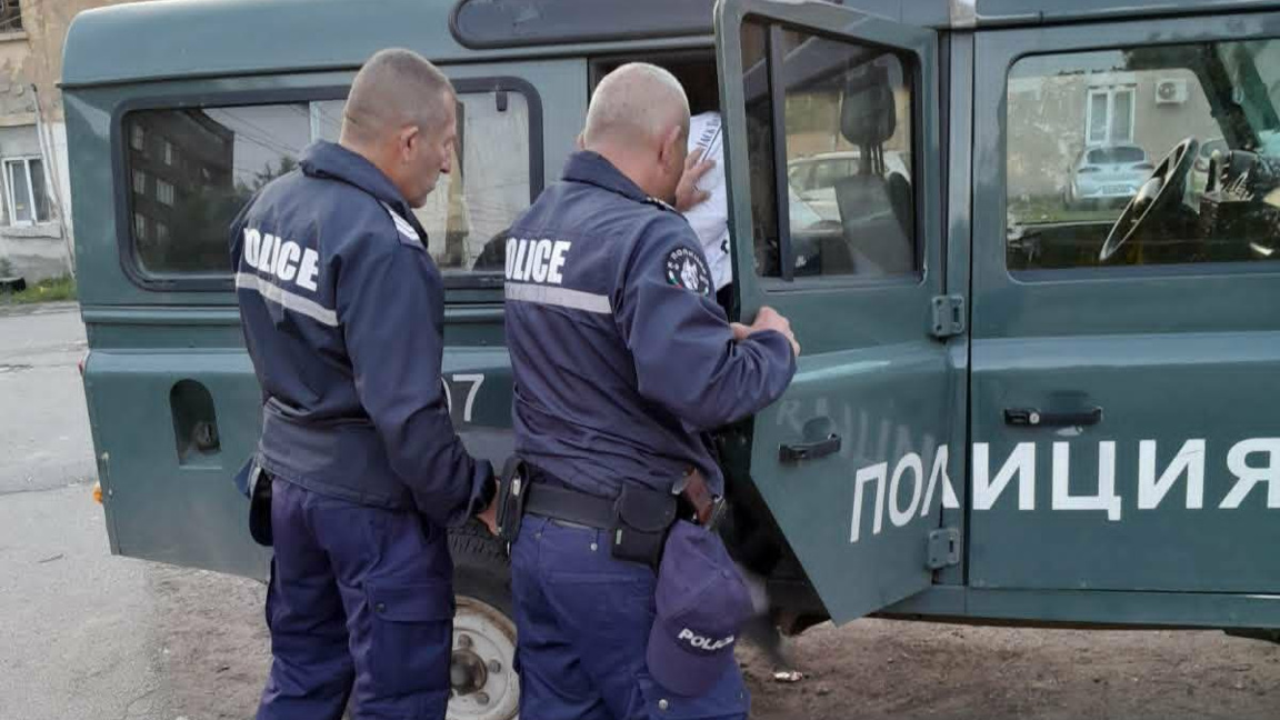 Двама мъже са задържани за 72 часа зарад...