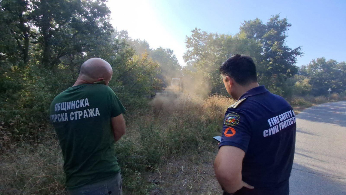 Хеликоптер се включи в гасенето на пожара край Камен връх