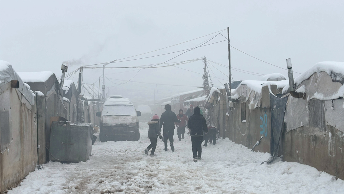 Снежна буря връхлетя този месец един от сирийските бажански лагери на турската граница.