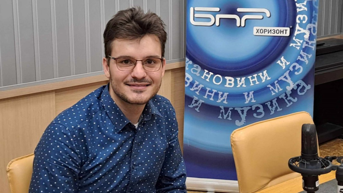 Ат. Радев: Отложи сме всички важни за държавата теми за след 1 ноември
