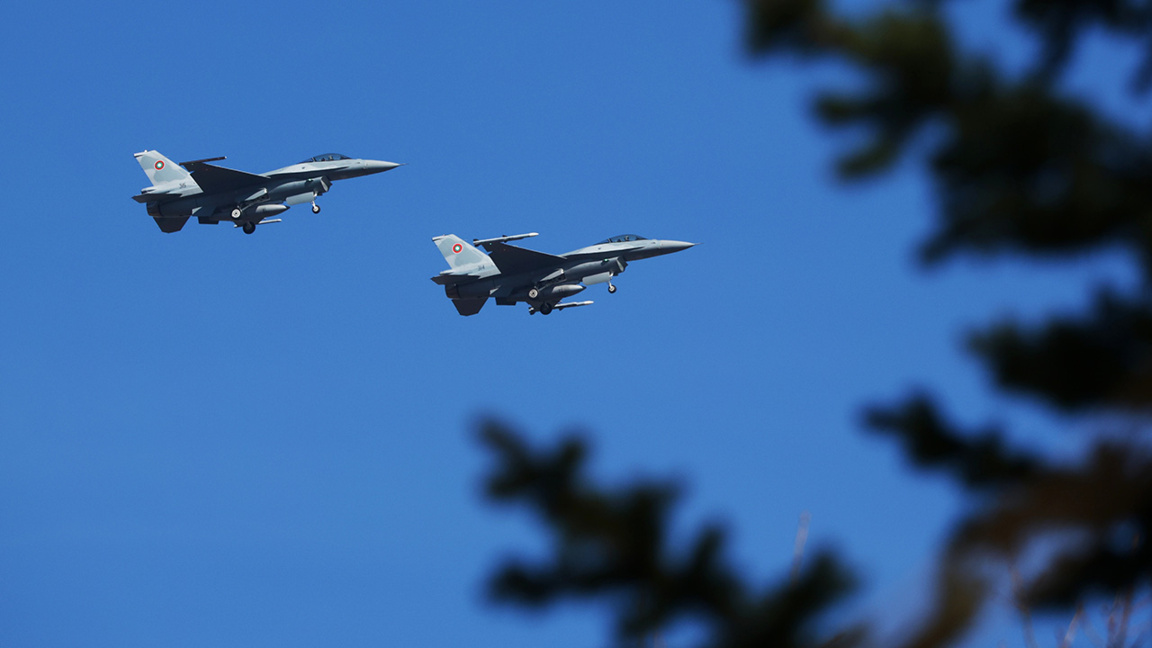 Самолетите F-16 може да бъдат включени в бойното дежурство още догодина