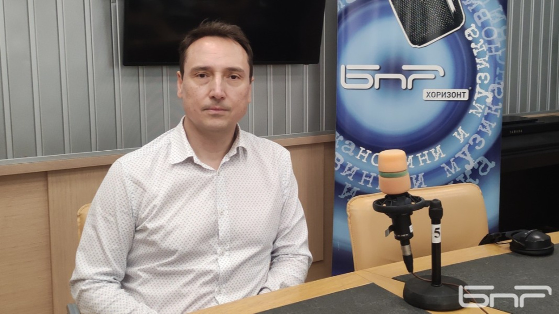 Д. Живков: Радев до голяма степен е осно...