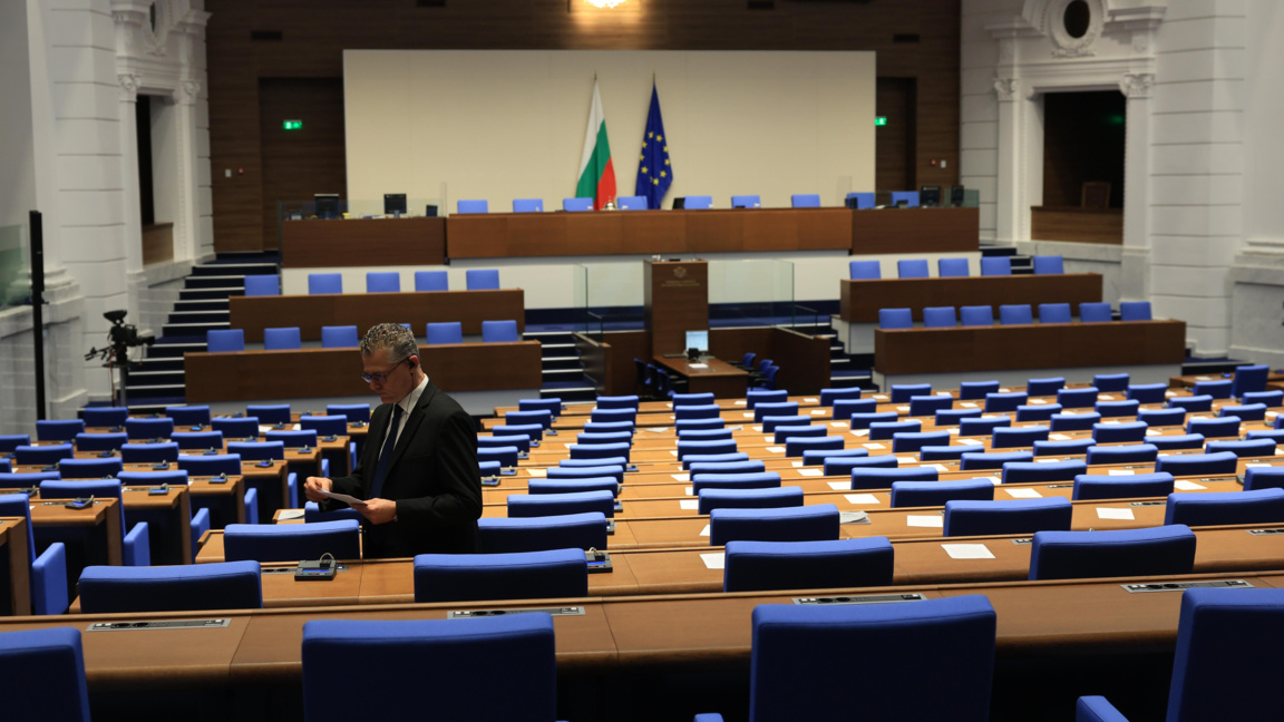 Парламентът гледа промените в Закона за железопътния транспорт