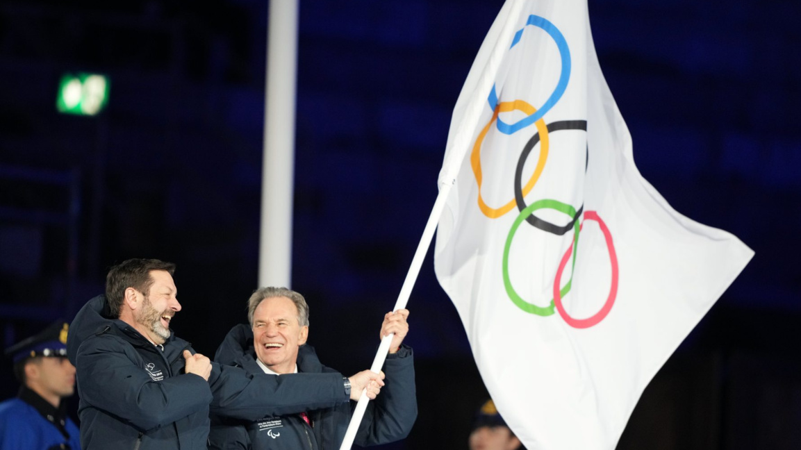 Олимпийският флаг се завърна във Франция...