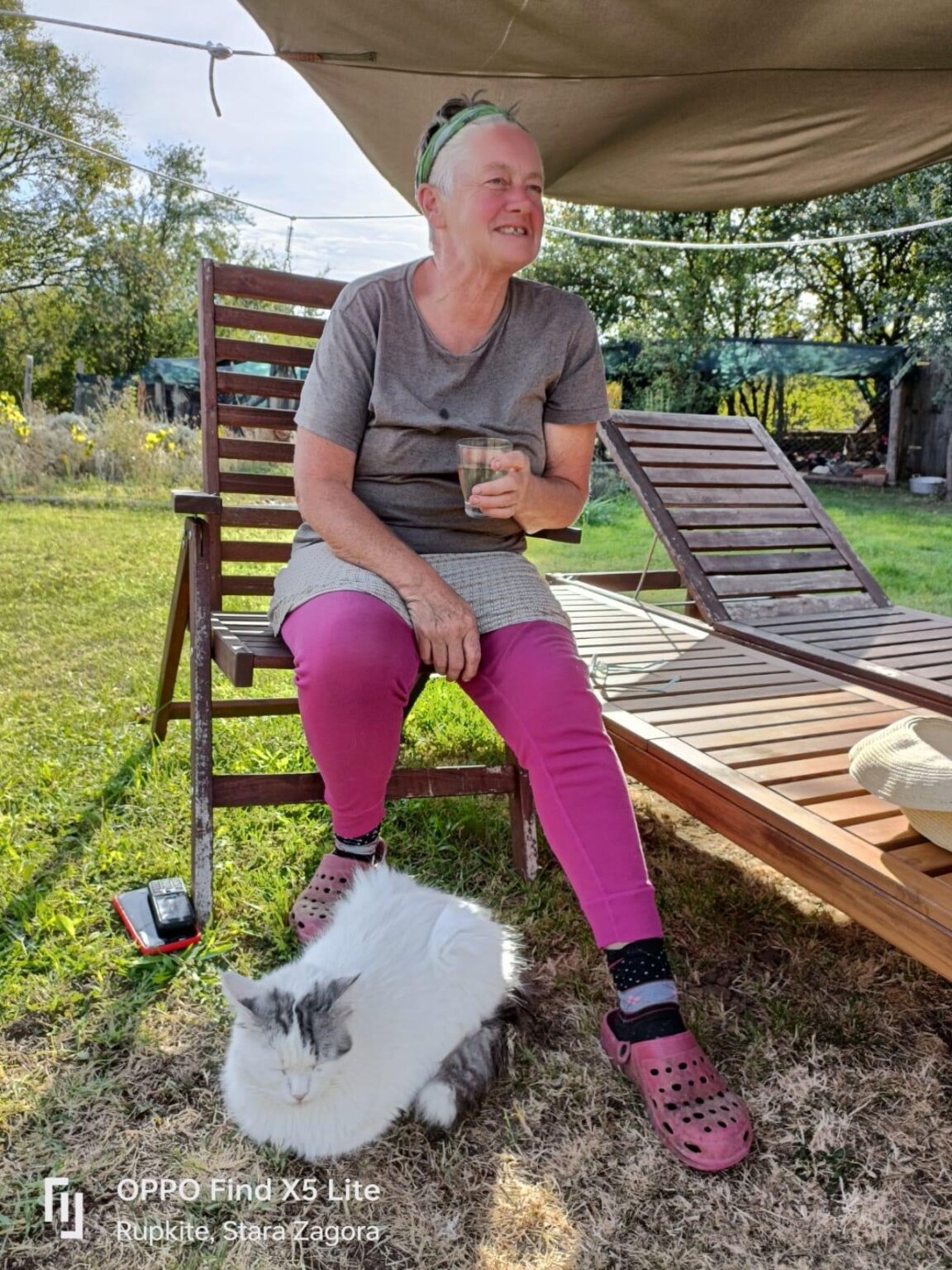 Каролин Харт - една ирландска художничка от Лондон до Лавандуловата вила в село Рупките