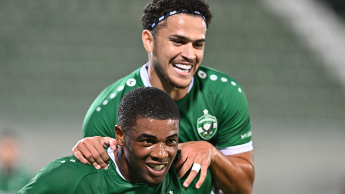 Лудогорец надви Ференцварош в първия мач...