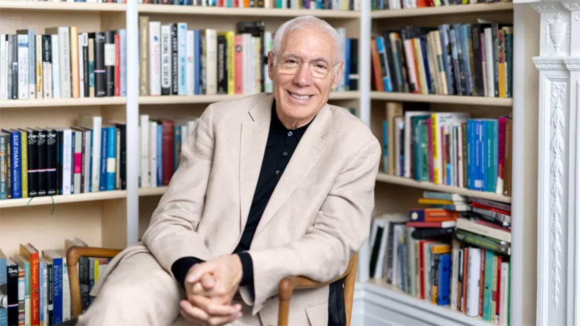 Британският психоаналитик Стивън Грос пр...