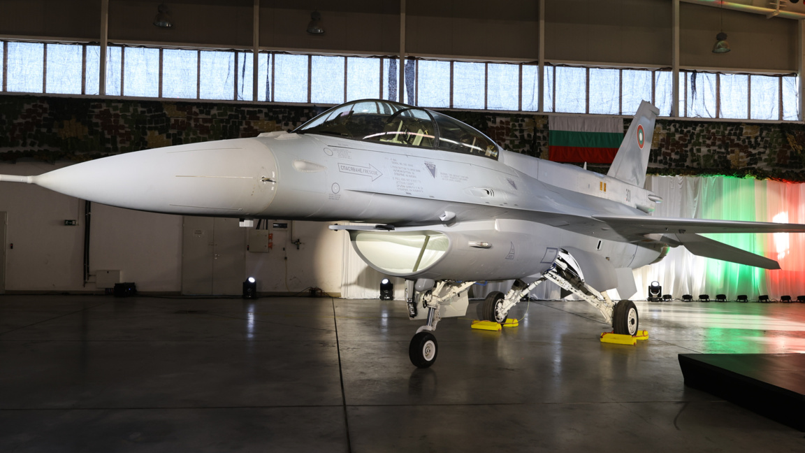 Първият български изтребител F-16 Block 70 в авиобаза "Граф Игнатиево" (13 април 2025 г.)