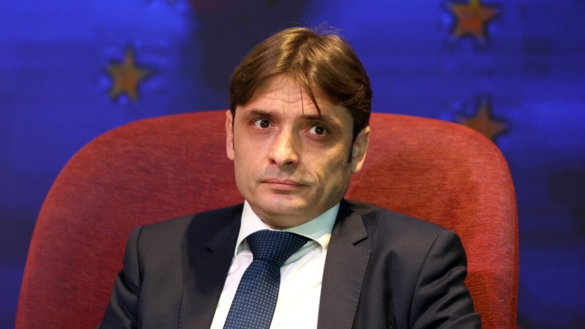 Станислав Попдончев