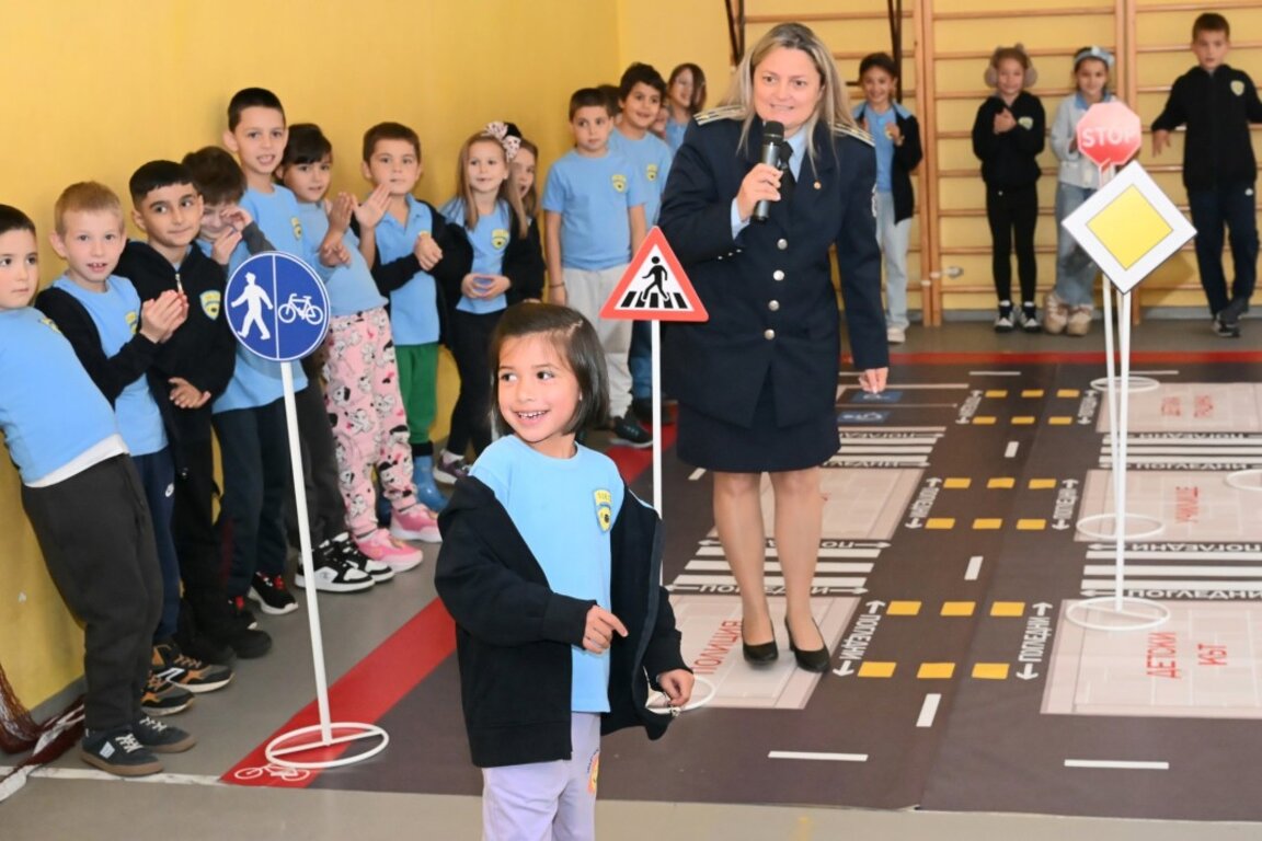 Само за месец над 10 хил. деца от цялата страна преминаха през образователната кампания „Пресичам безопасно с TEDI”