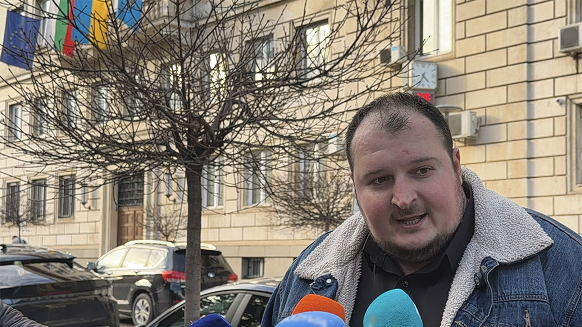 Никола Лютов