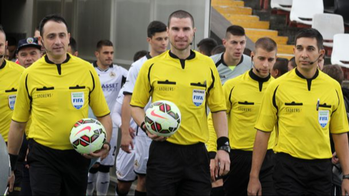 Георги Кабаков (в средата) ще свири Добруджа - Черно море.